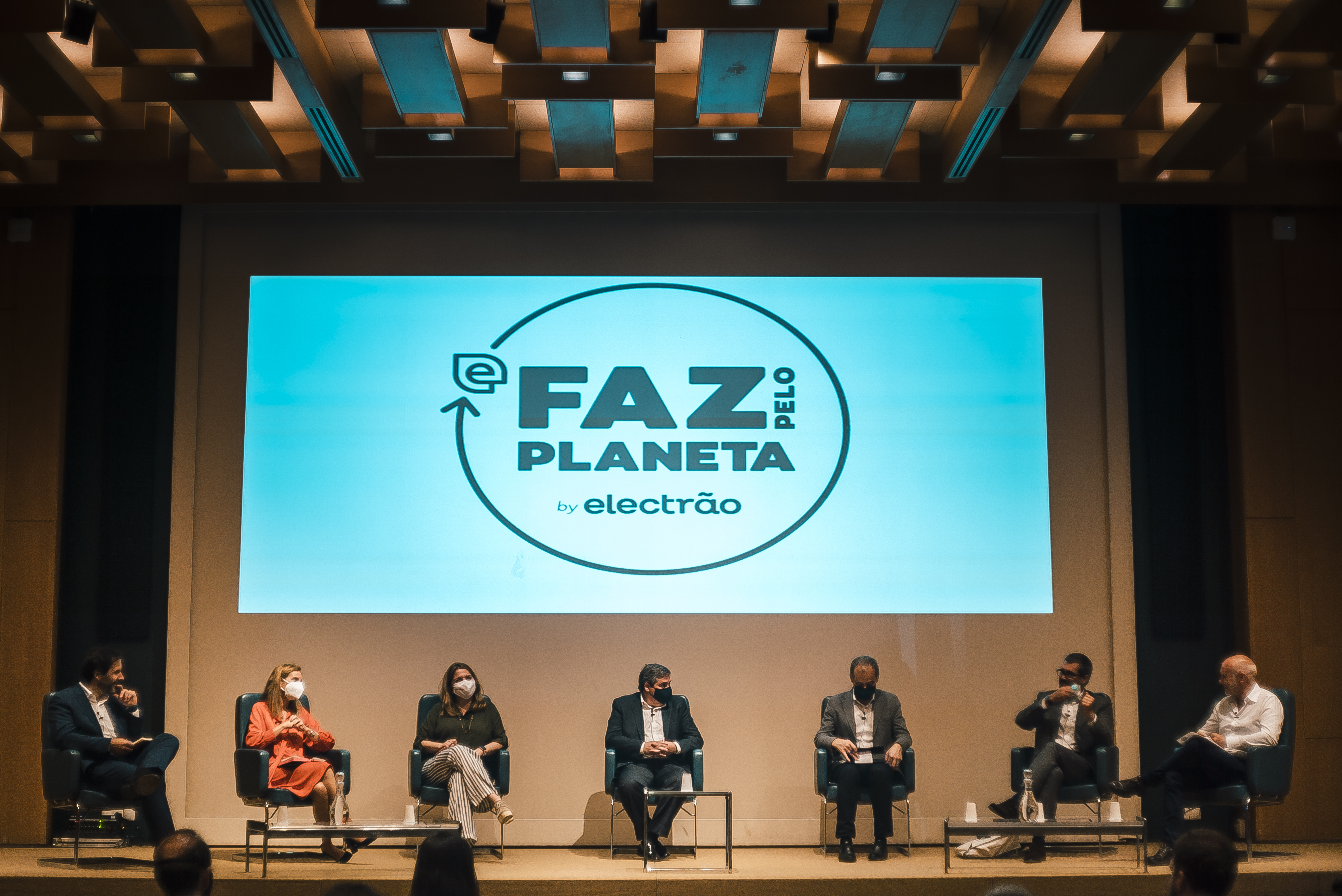 <span class="data" style="color:#6cca98">May</span><br/>Launch of the “Faz Pelo Planeta by Electrão” Movement