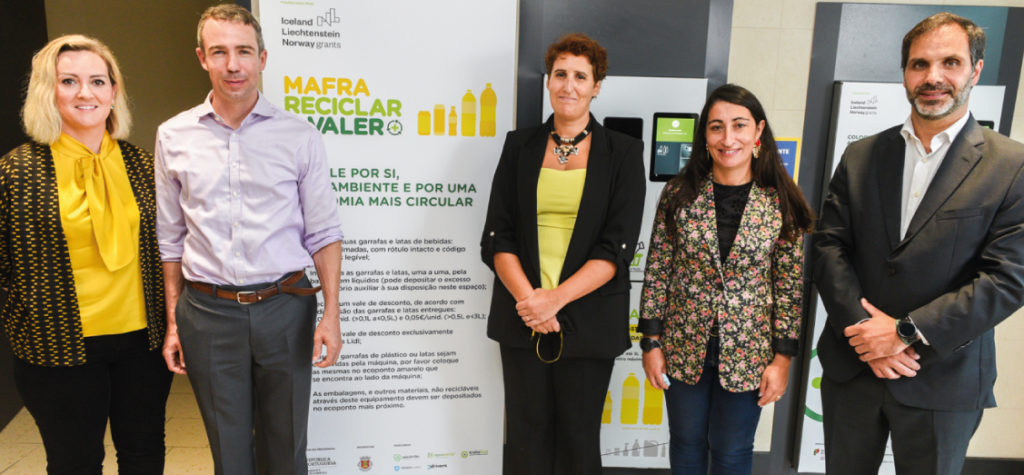<span class="data" style="color:#6cca98">October</span><br/>Environment Secretary of State visits LIDL in Ericeira in the scope of the pilot project “Mafra Reciclar a Valer +”